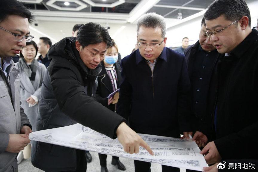 王嶒副市長在陽明祠站查看文化墻建設情況
