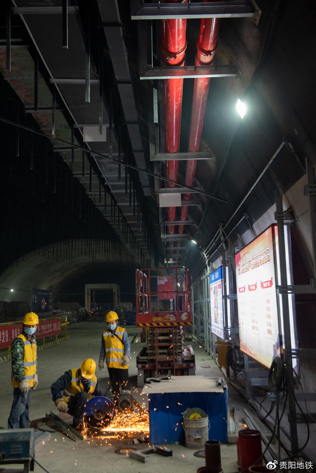 軌道2號線一期北京西路站支架施工